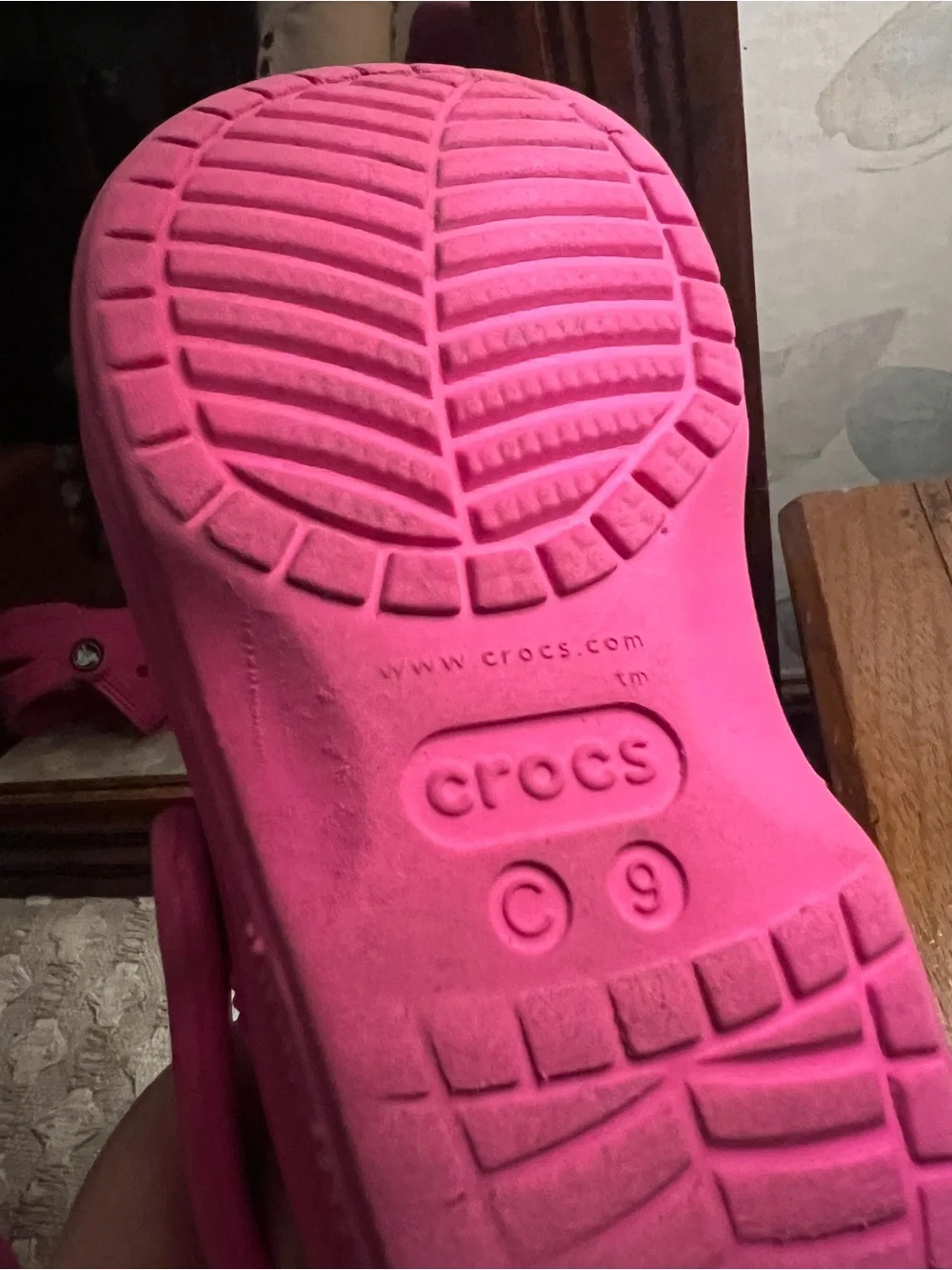 CROCS Classic Casual Slip On Summer Sandals with Back Strap Pink Girl's Size 9